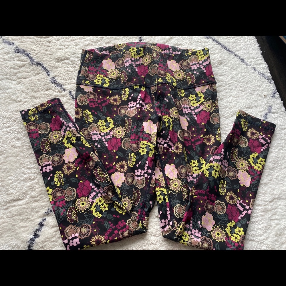 Lululemon leggings never worn